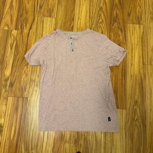 Kenneth Cole Tshirt